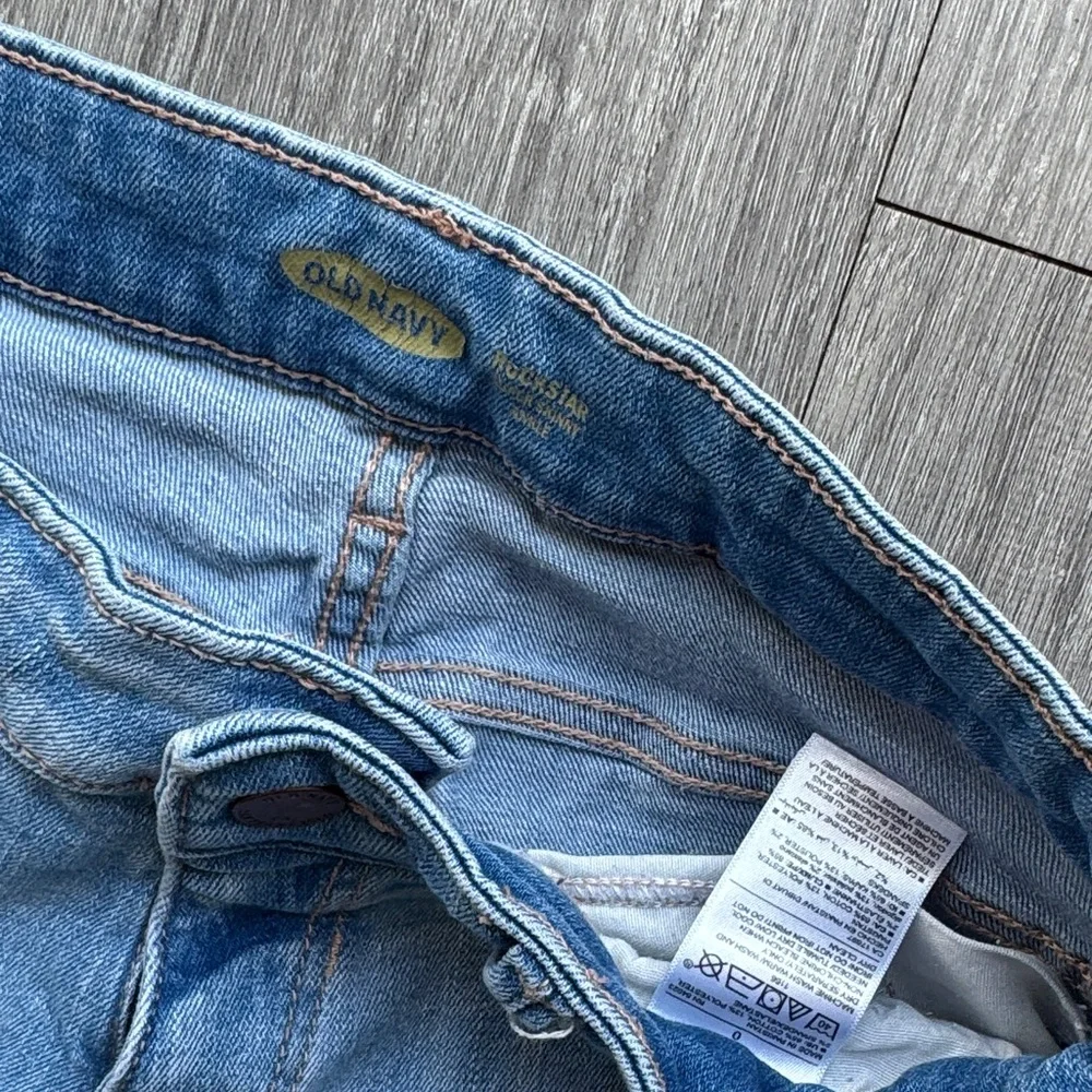Old Navy Light Blue Skinny Jeans - Picture 2 of 3